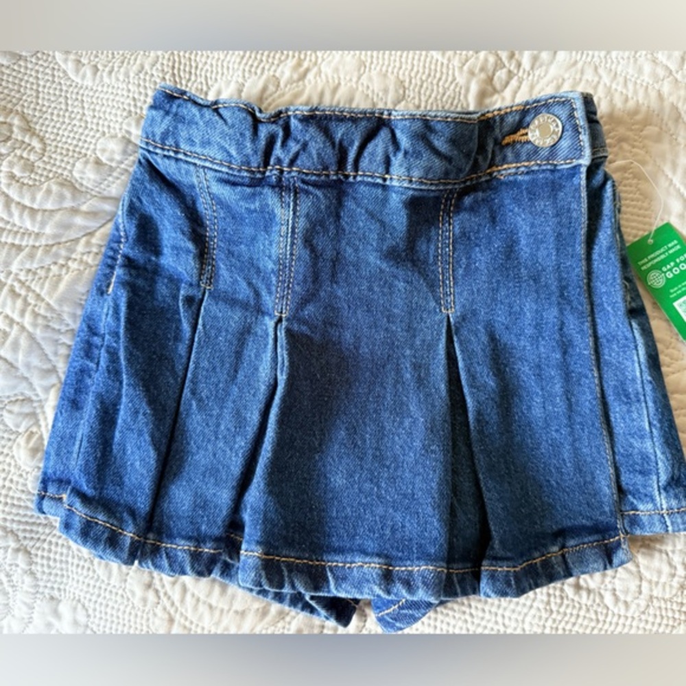 NWT Baby GAP denim Skort, MSRP $35, 18-24 mo.